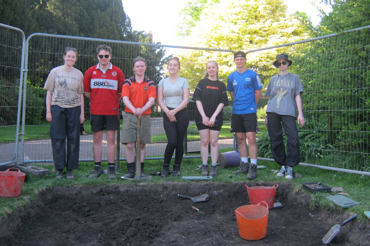 Students at the Grosvenor Park dig.